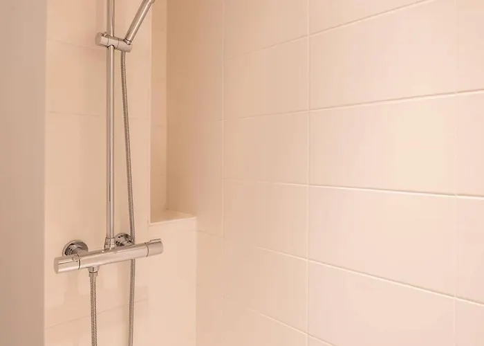 Beautiful Duplex For 6 On A Top-notch Location With Free Parking *