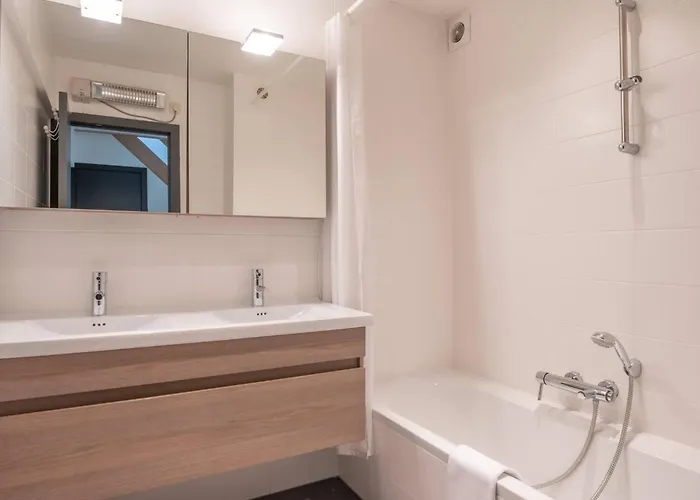 Beautiful Duplex For 6 On A Top-notch Location With Free Parking