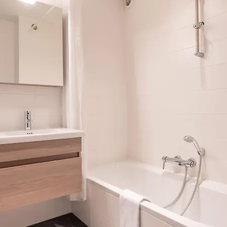 アパート Beautiful Duplex For 6 On A Top-notch Location With Free Parking *