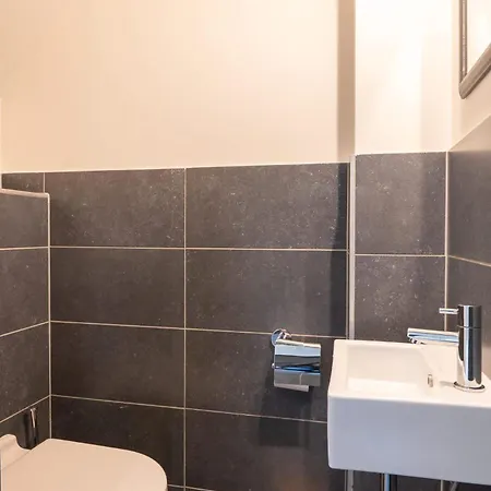 Beautiful Duplex For 6 On A Top-notch Location With Free Parking * オステンド