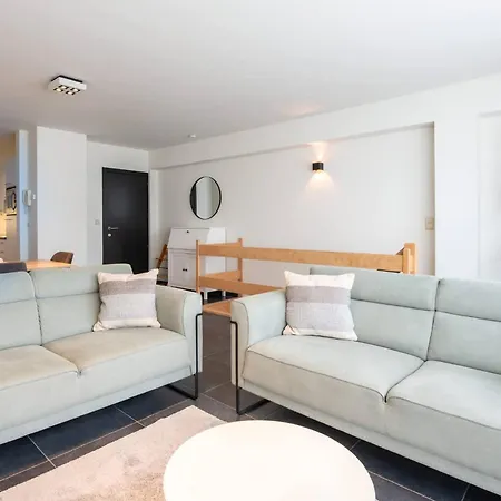 Beautiful Duplex For 6 On A Top-notch Location With Free Parking