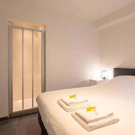 Beautiful Duplex For 6 On A Top-notch Location With Free Parking アパート