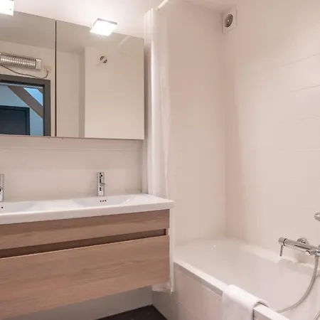 Beautiful Duplex For 6 On A Top-notch Location With Free Parking
