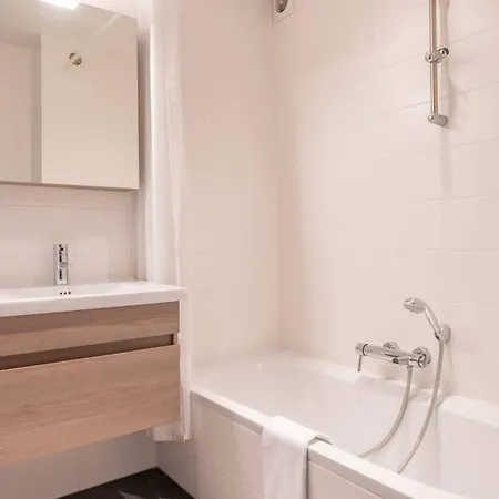 Apartamento Beautiful Duplex For 6 On A Top-notch Location With Free Parking *