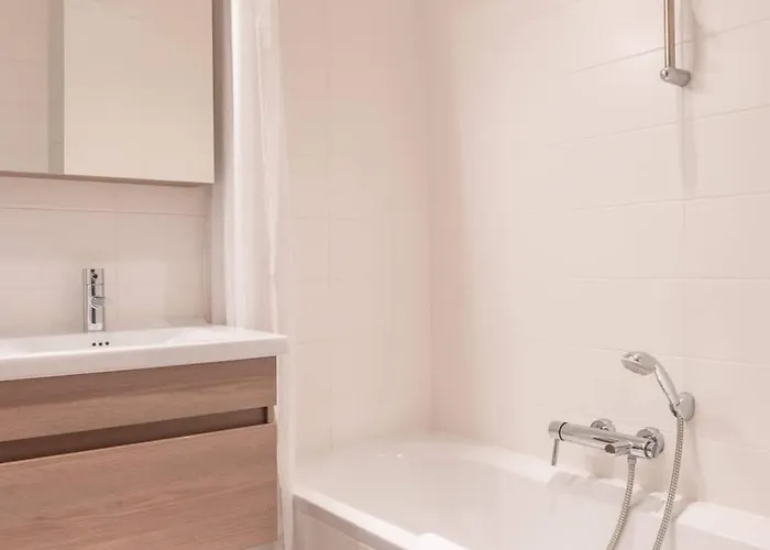 Appartement Beautiful Duplex For 6 On A Top-notch Location With Free Parking *